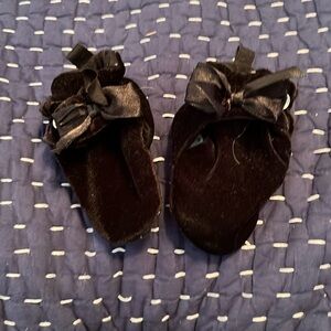 3-6 month booties Robeez